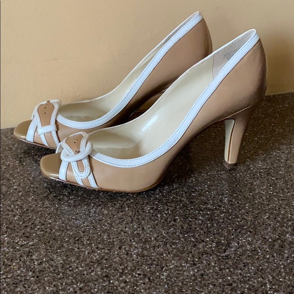 Anne Klein heels - Picture 2 of 10